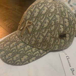 New with tags hat